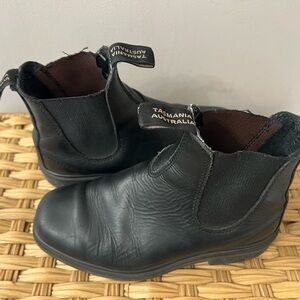 Blundstone Boots black leather size 3.5 (6.5 women’s)
